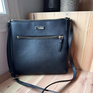 Kate spade cross body bag excellent condition!